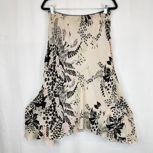 Skirt beige with black print floral size large by Hillard & Hanson